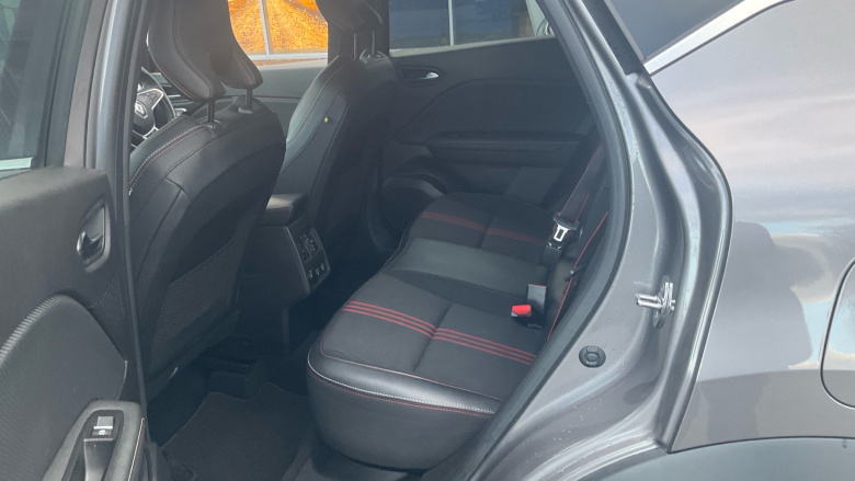 Renault Captur 1.6 E-TECH PHEV 160 R.S. Line 5dr Auto Hatchback